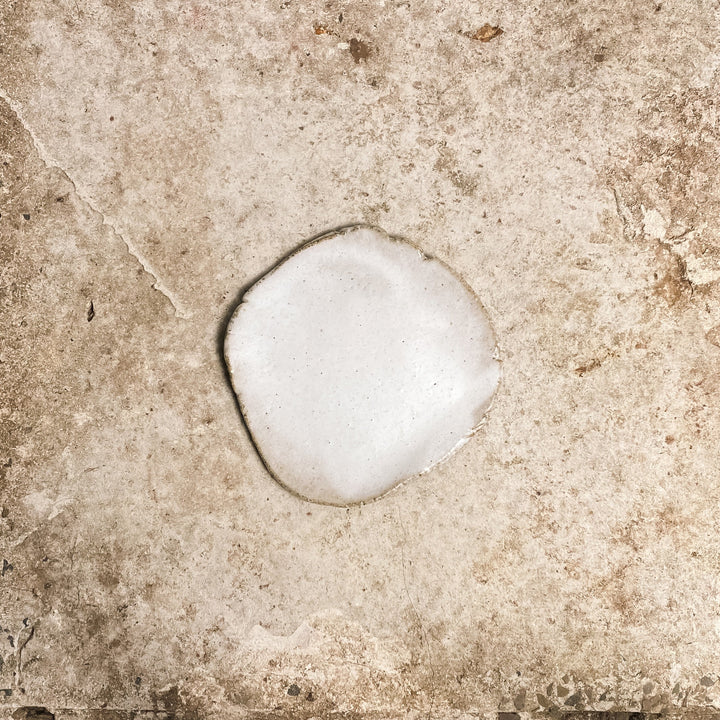 Rustic Slab Plate - Talcum Powder White Medium